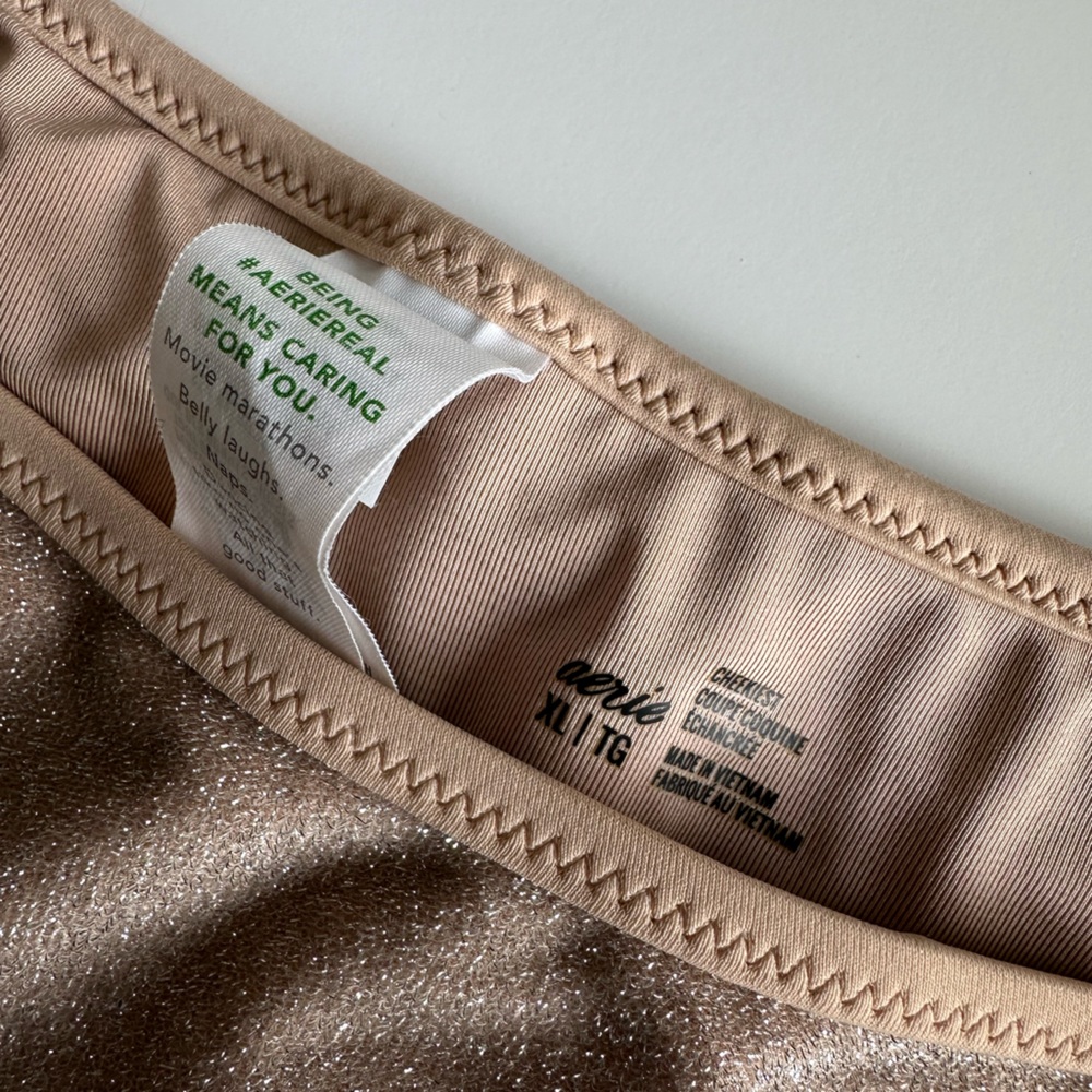 Aerie Shimmer Bikini Set |
Neutral Beige | Top L / Bottom
XL | Cheeky - Picture 2 of 4